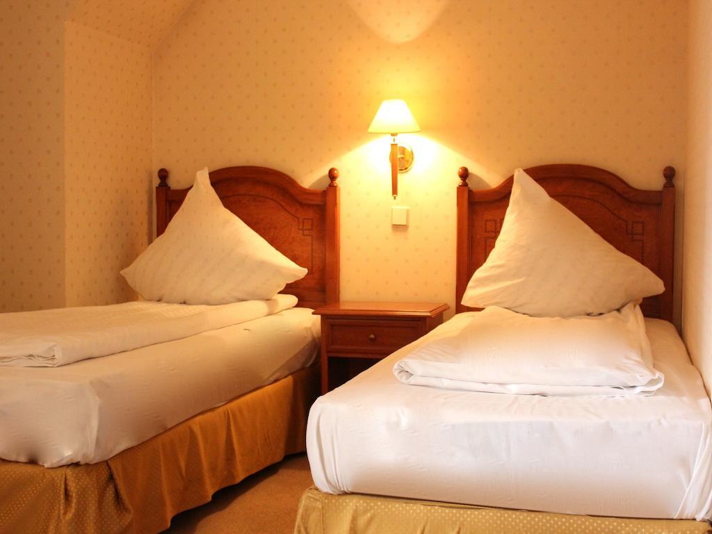 Rezydencja Willa Park & Restauracja Legnica Habitación foto